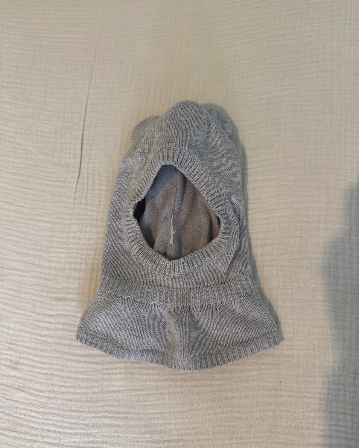 Bonnet cache cou