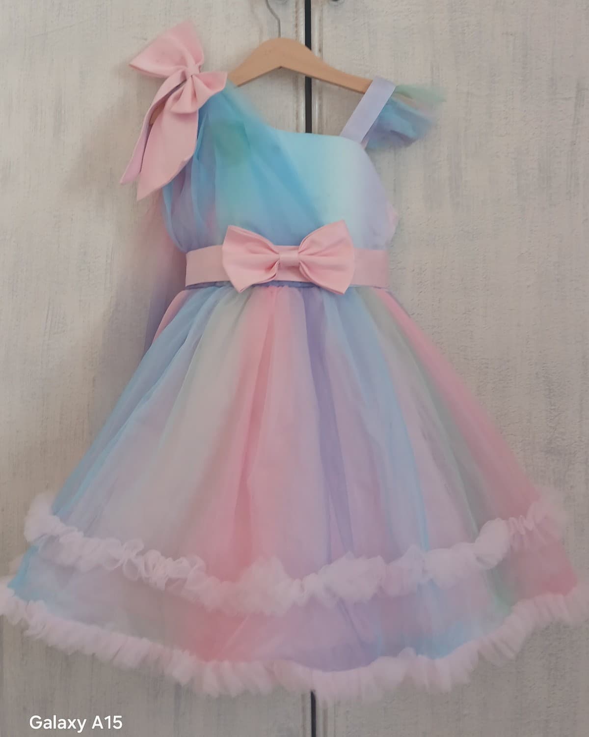 Robe de princesses arc-en-ciel 7-8 ans