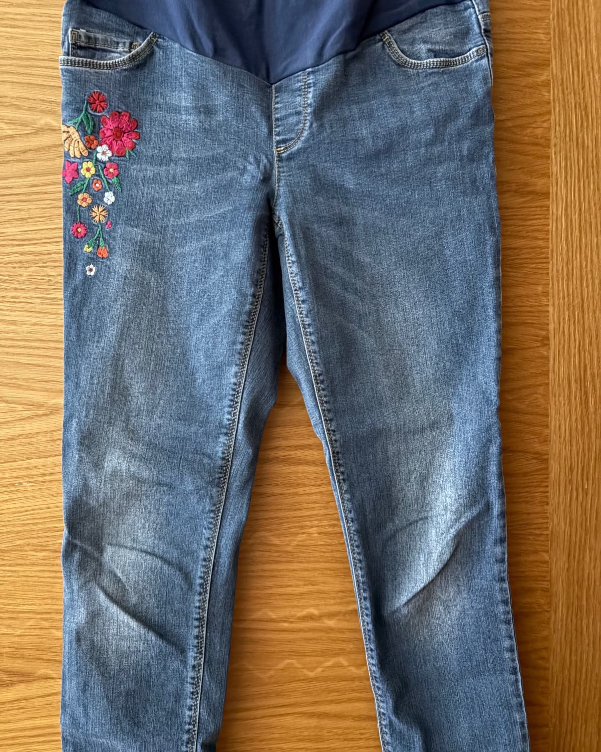 Jean brodé 38