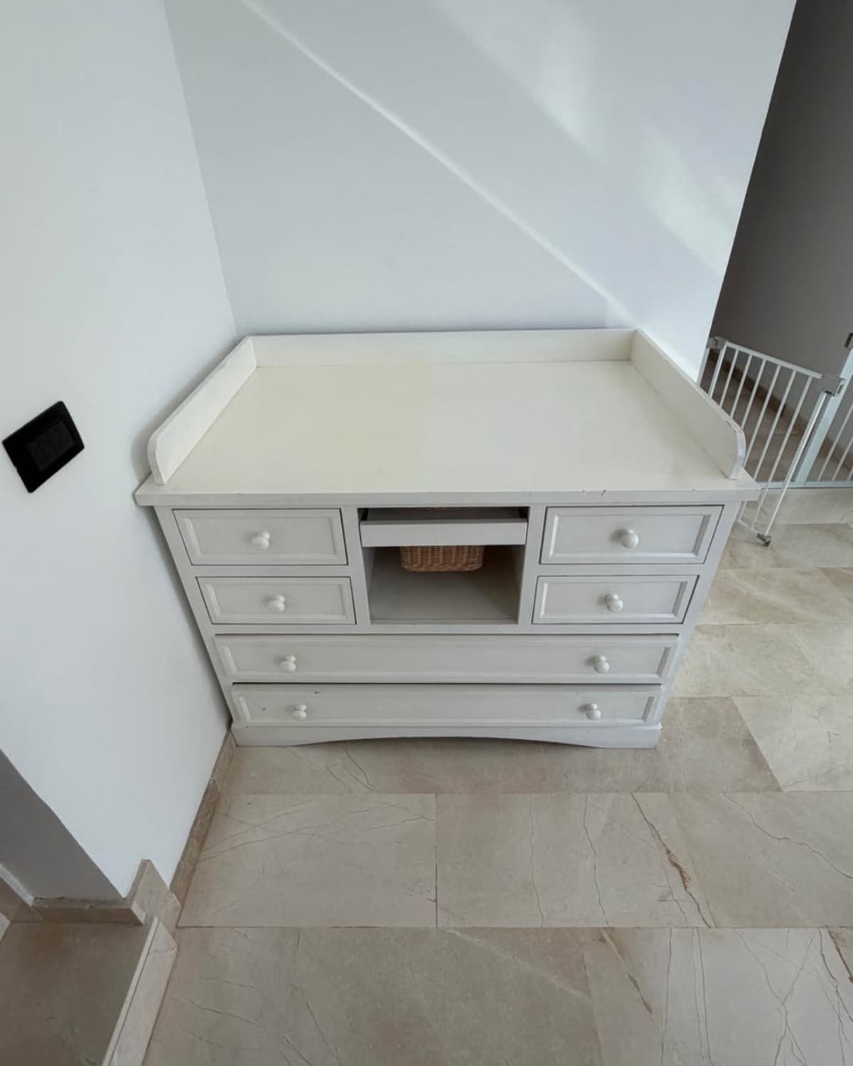 Table à langer commode avec panier à linge