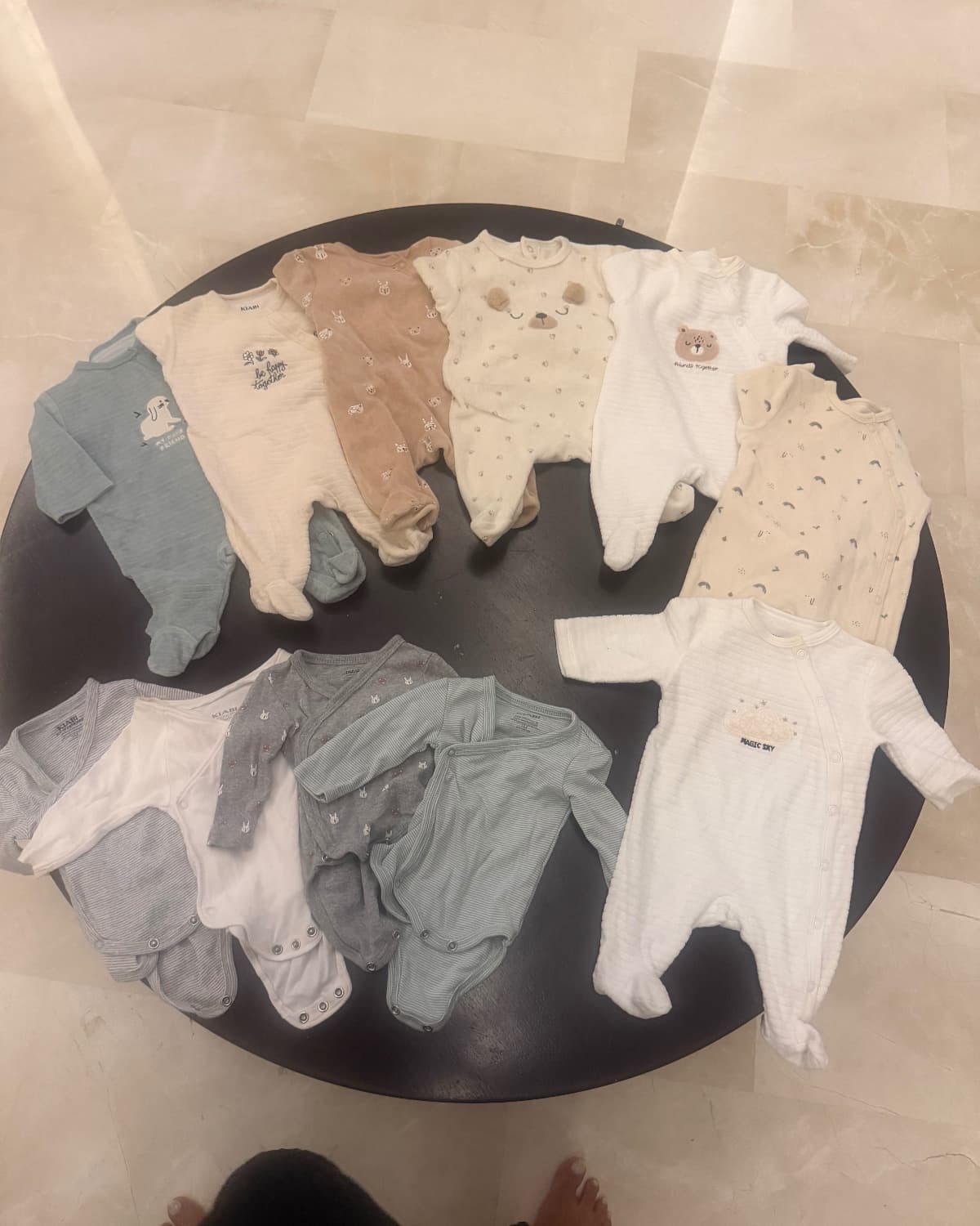 Lot de 11 articles Kiabi - taille 1 mois