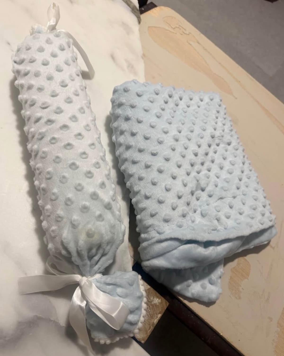 Couverture et cale dos bleus