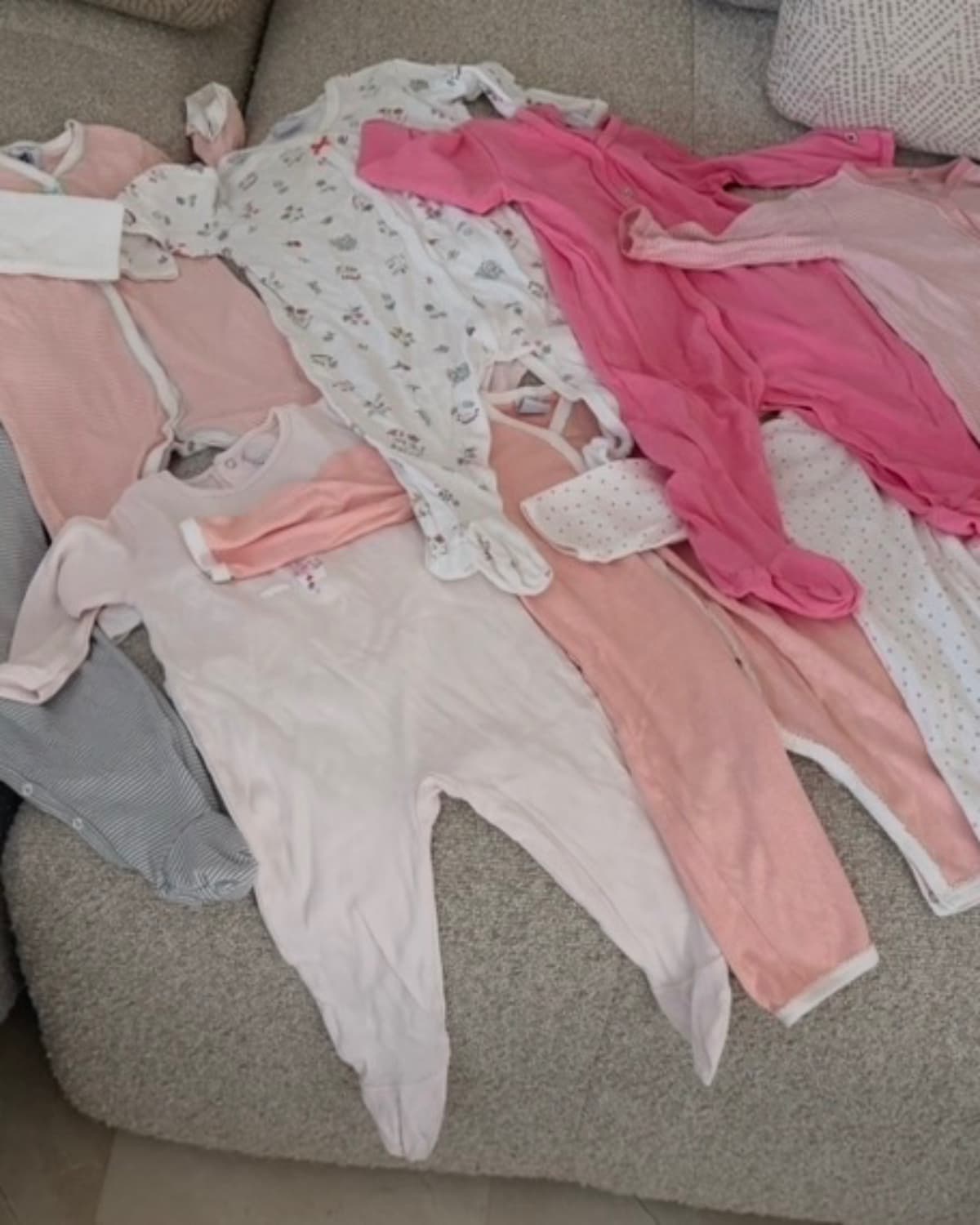 Lot de 12 articles fille - 1 an