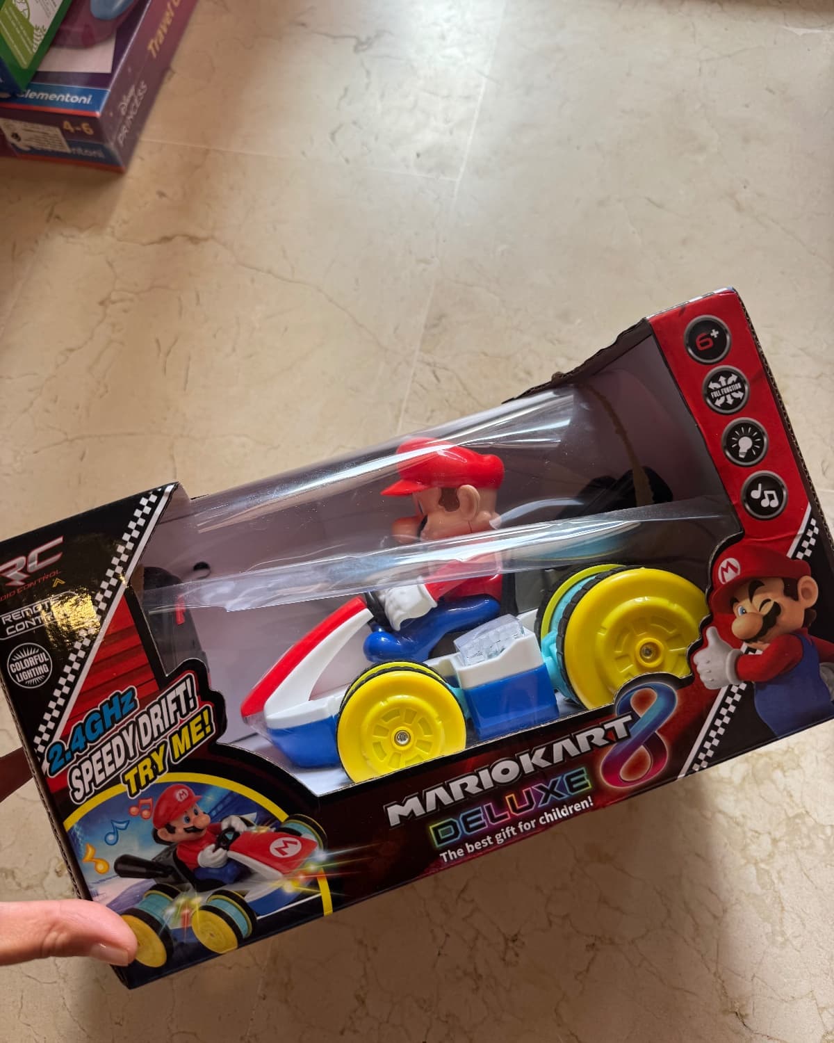 Voiture Mario neuve