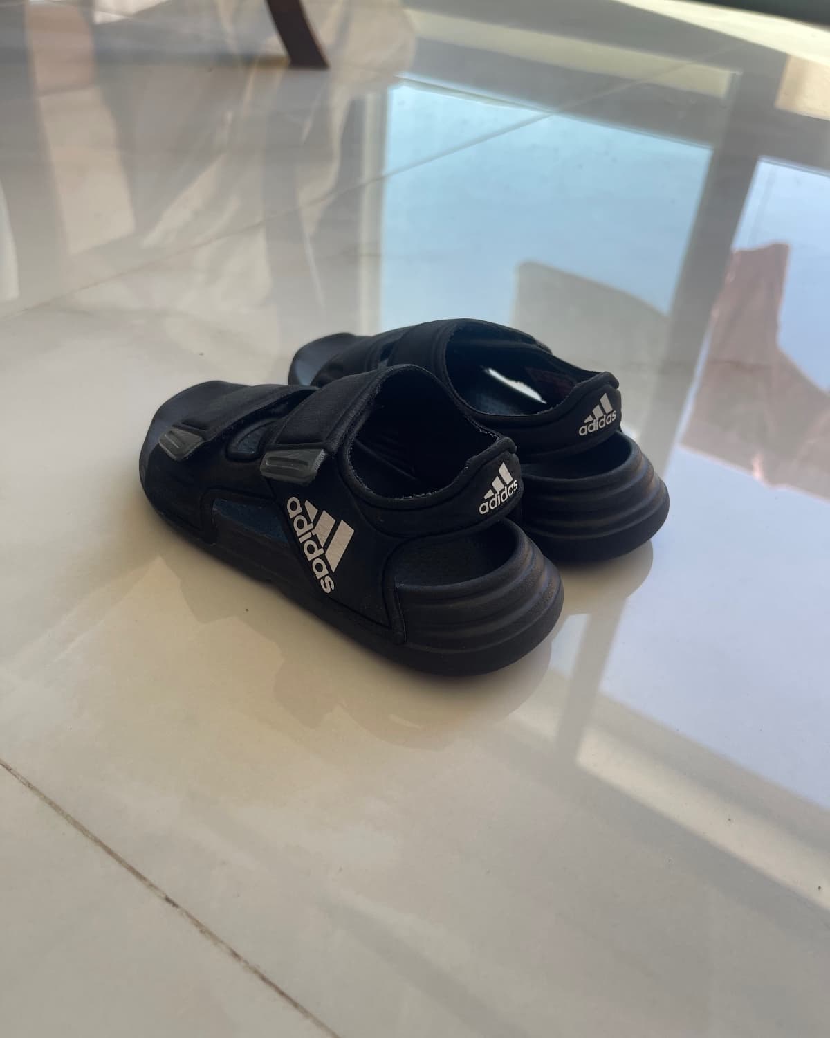 Sandales adidas confortable