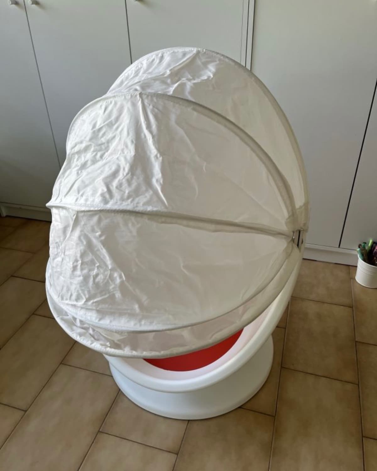 Fauteuil œuf IKEA
