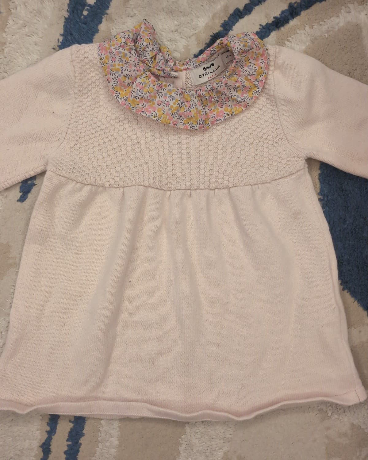 Robe pull col fleurie