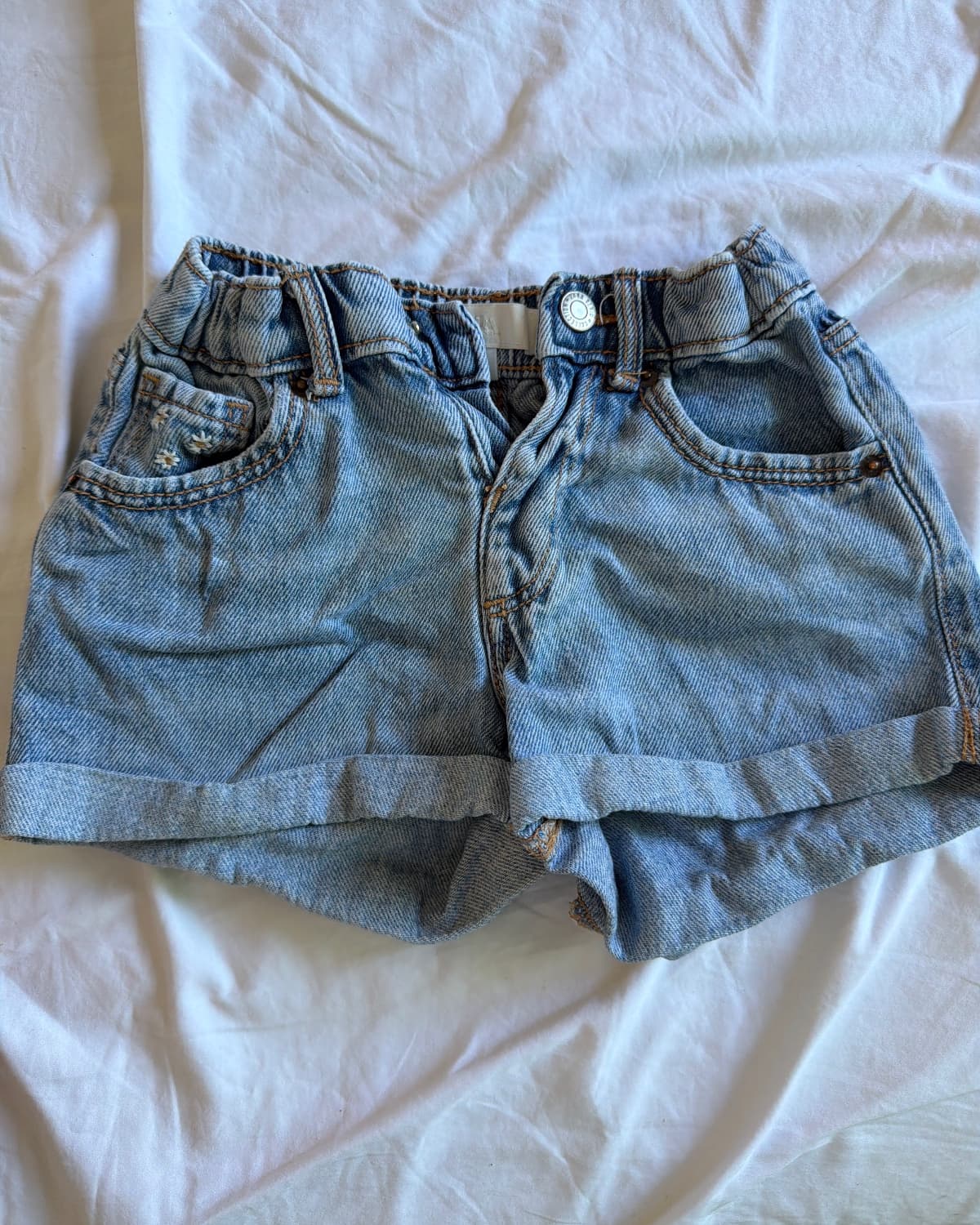 Short en jeans brut